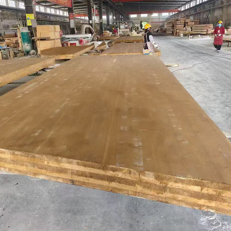 Painéis Industriais CLT Spruce